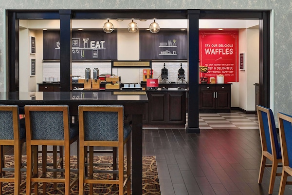 Esmorzar diari d'estil bufet gratuït