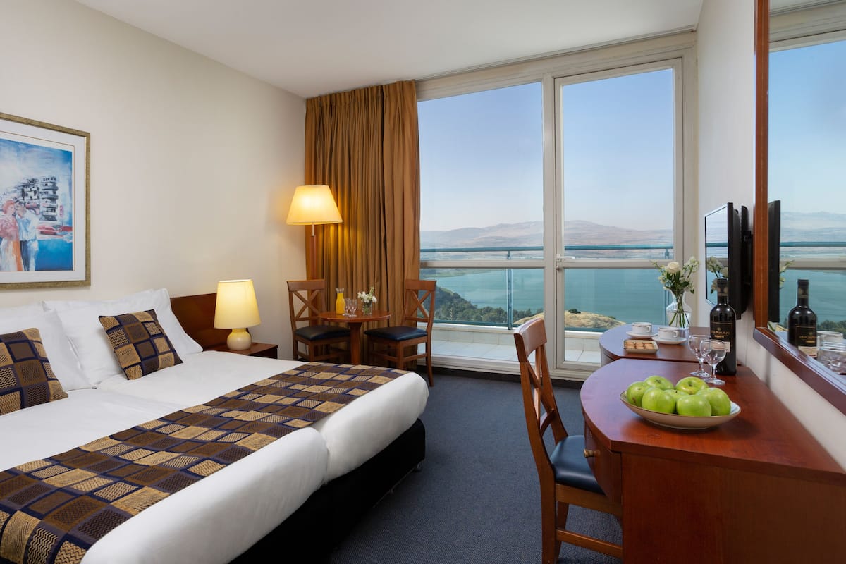 In-room safe, desk, laptop workspace, soundproofing