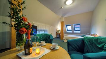 Studio | 1 bedroom, desk, iron/ironing board, free WiFi