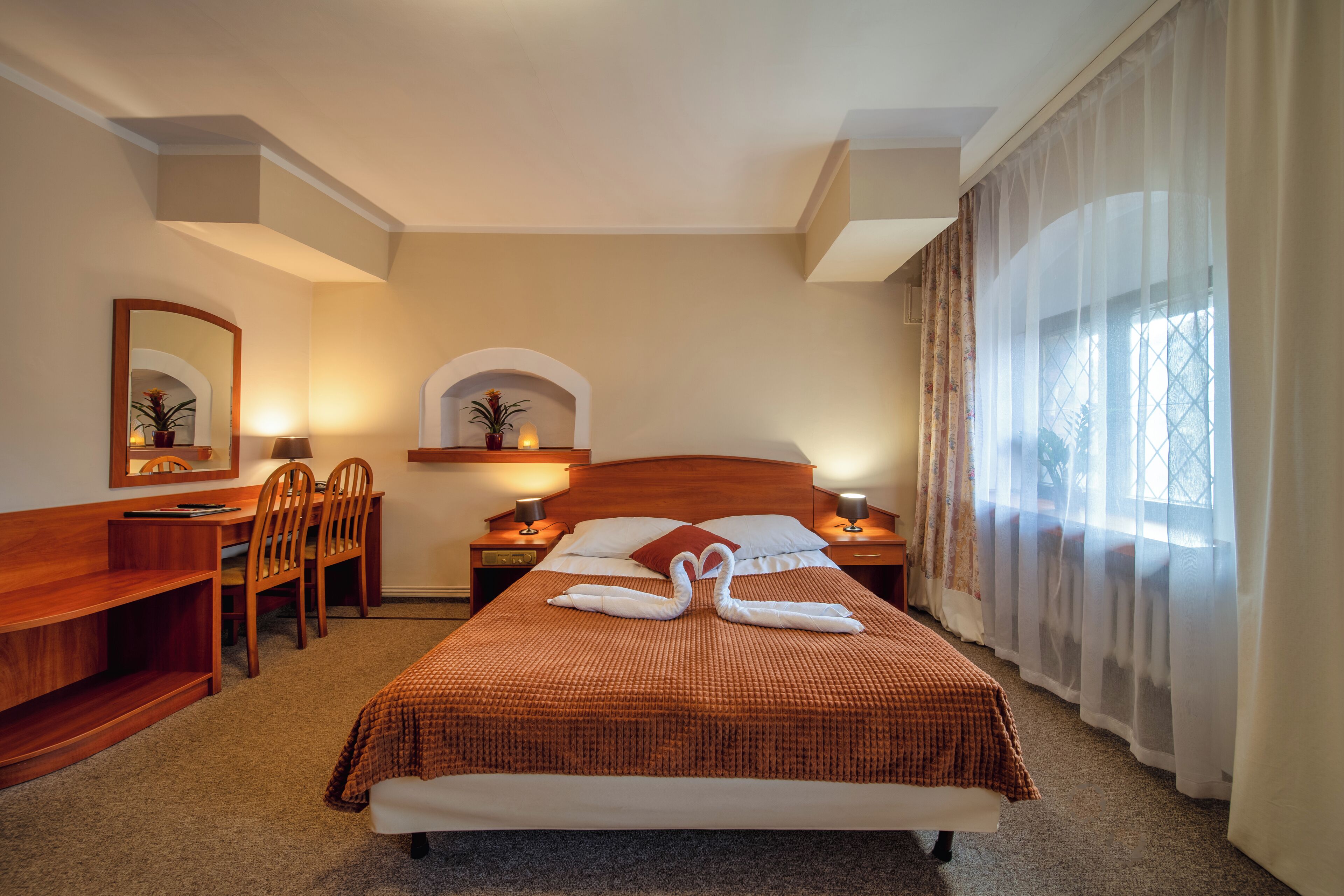 Double Room | 1 bedroom, desk, iron/ironing board, free WiFi