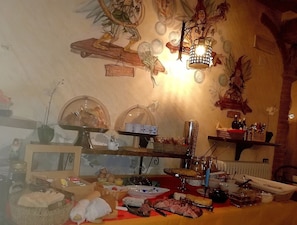 Tägliches inbegriffenes Frühstücksbuffet