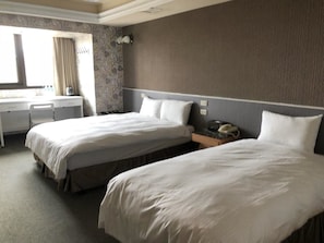 Dreibettzimmer | 1 Schlafzimmer, hochwertige Bettwaren, Daunenbettdecken
