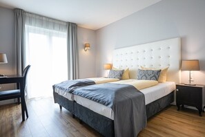 Minibar, coffres-forts dans les chambres, bureau, chambres insonorisées