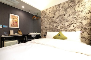 Deluxe Double Bath with breakfast | Premium bedding, minibar, blackout drapes, soundproofing - Hotel Tradiup by the Designers (Seoul)