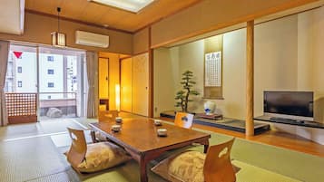 Cofres nos quartos, ferros/tábuas de passar roupa, Wi-Fi de cortesia