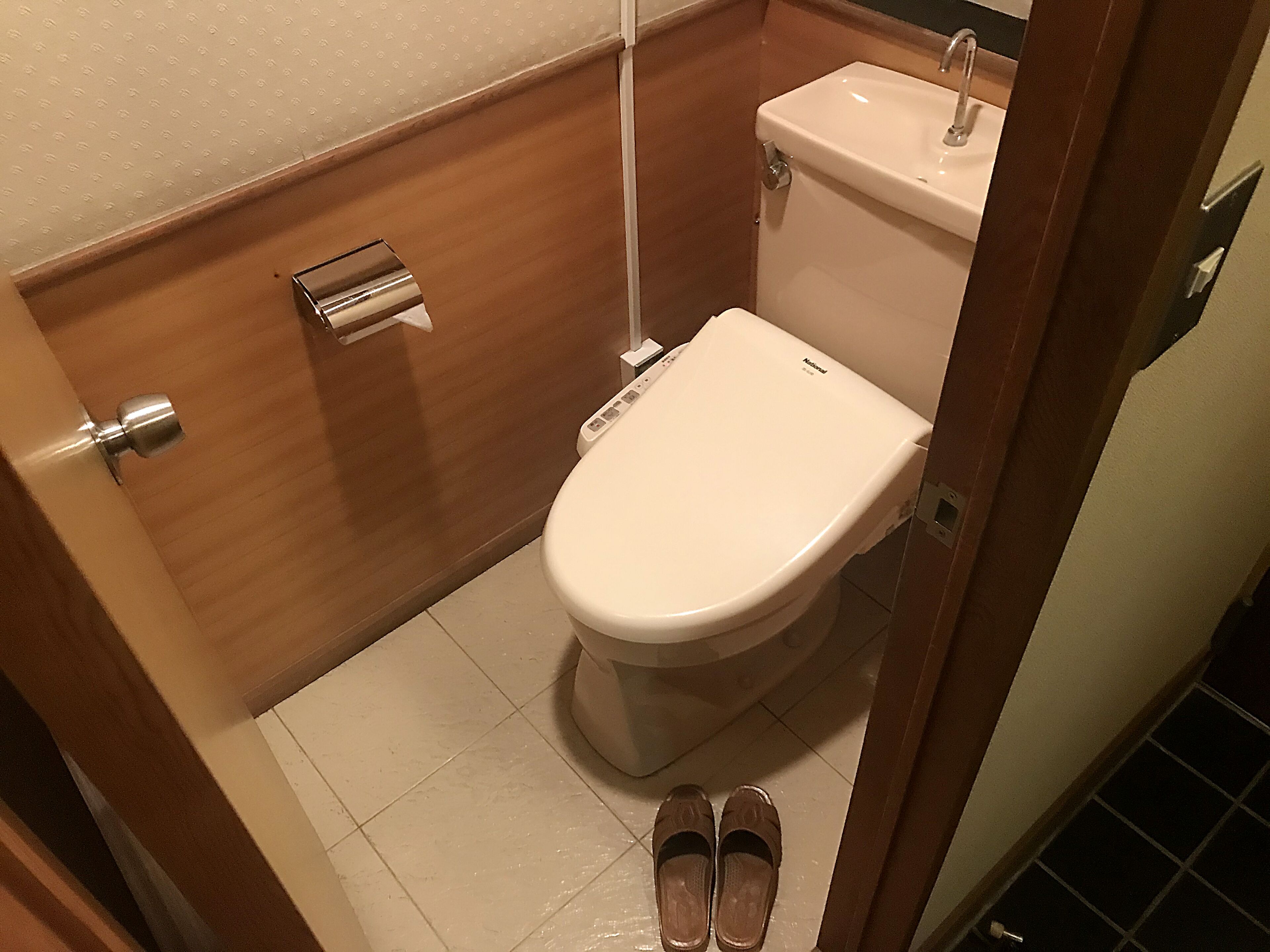 in-room safe, iron/ironing board, free wifi, bed sheets