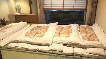 In-room safe, iron/ironing board, free WiFi, bed sheets