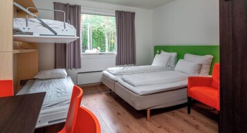Ropa de cama de alta calidad, colchones con pillow-top y escritorio 
