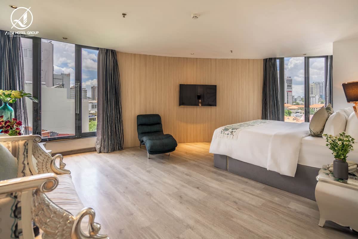 A & Em VIP, Afternoon Tea