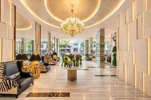 Coin salon dans le hall