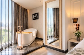 Standaard kamer, 1 queensize bed (Afternoon Tea) | Badkamer | Gratis toiletartikelen, een haardroger, badjassen, pantoffels