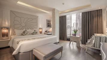 Suite City View, Afternoon Tea | Minibar, in-room safe, desk, blackout curtains