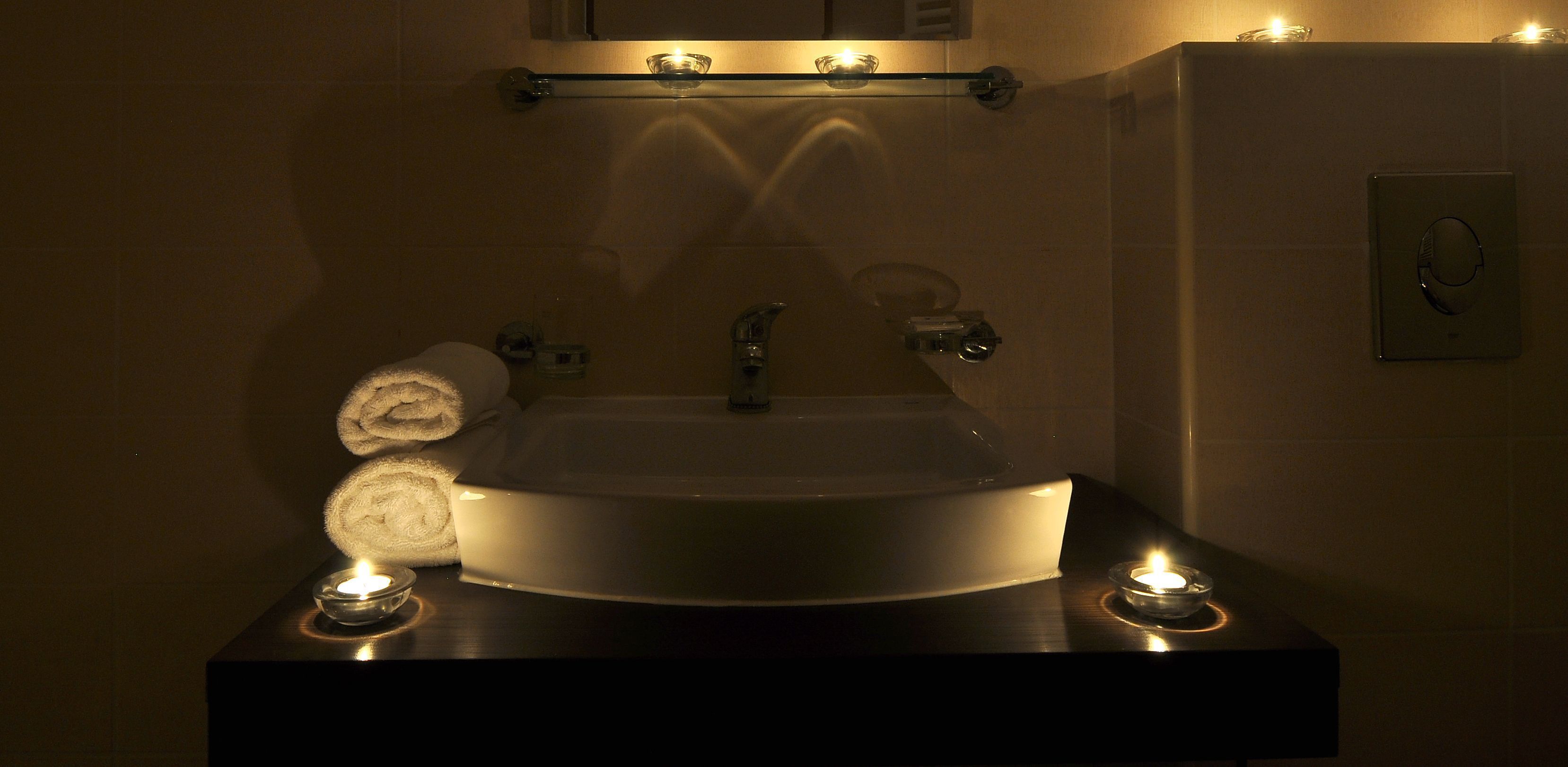 standard double room | bathroom sink