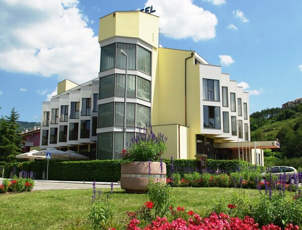 Exterior - Hotel Fontana (Buzet)