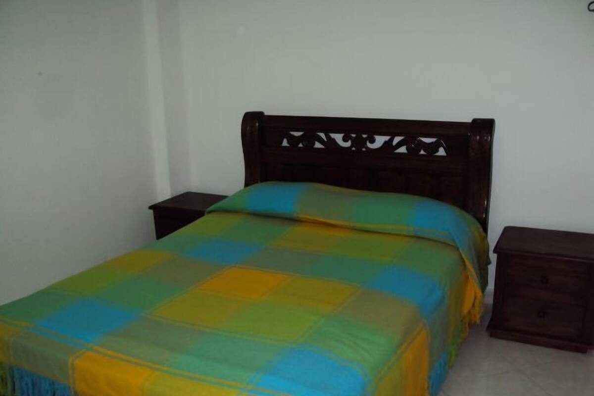 Single Room | Blackout drapes, WiFi (free)