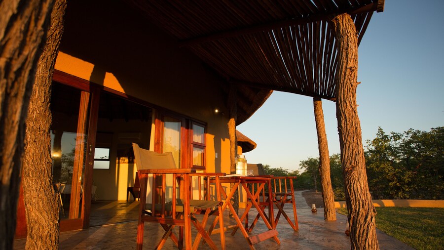 Mopane Bush Lodge