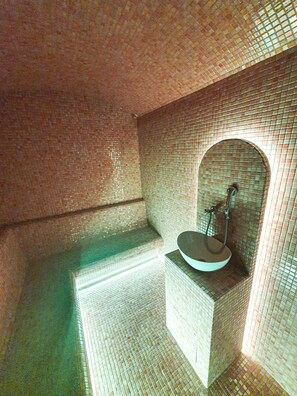 Salle de soins pour les couples, sauna, bain turc/hammam, soins du corps