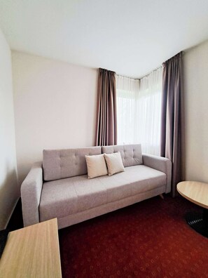 Family Room | Living area | 80-cm LCD TV with cable channels, TV - Hotel Brotnjo (Citluk)
