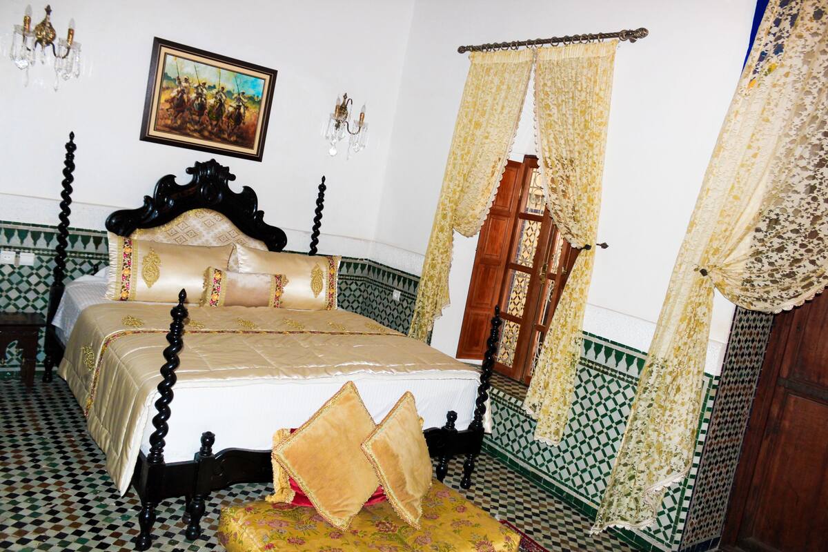 Ambar Salon Family Suite