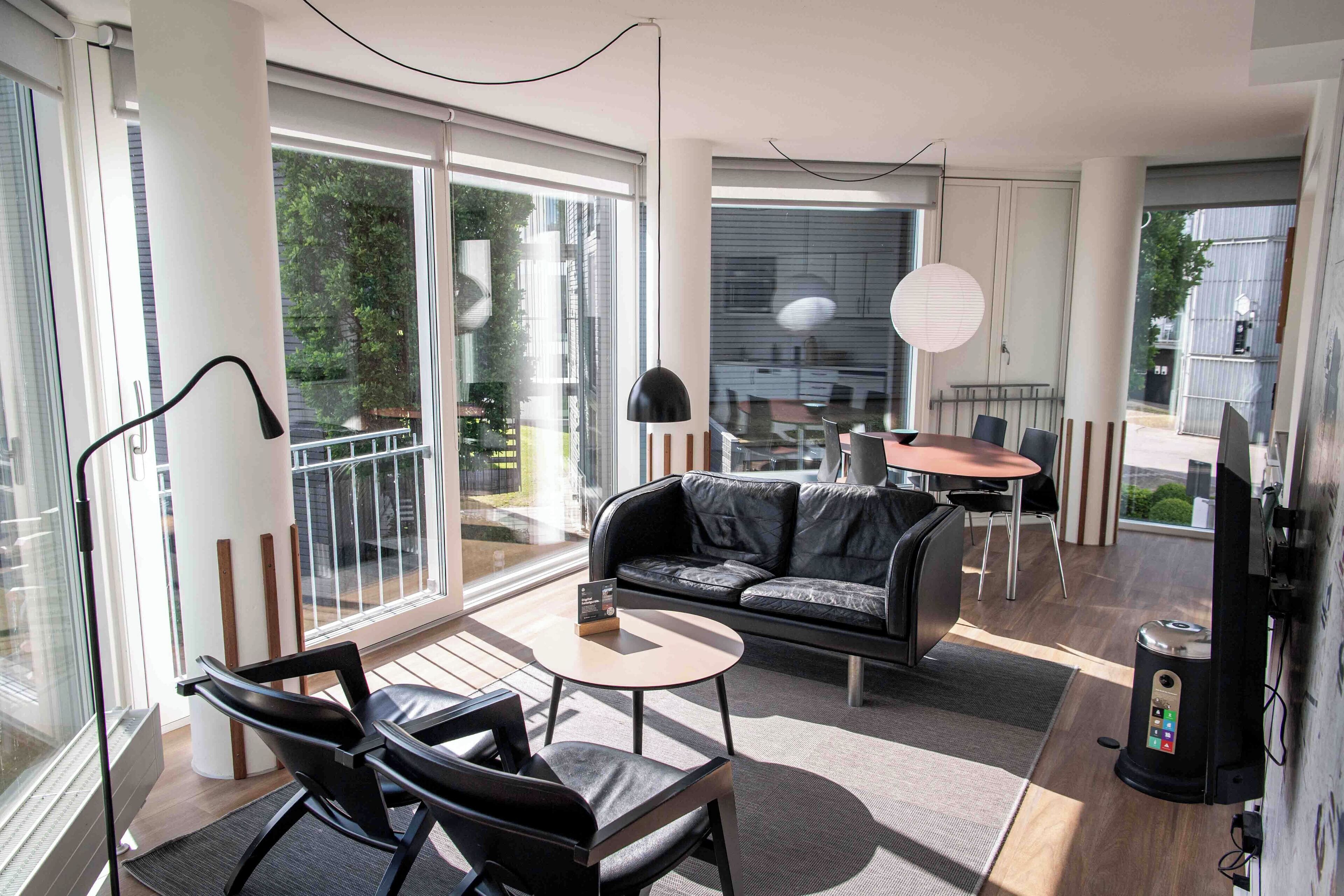 Apartment, 1 Bedroom, Courtyard View | Living area | 42-inch TV with digital channels, streaming services