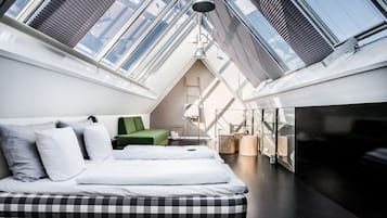 Penthouselejlighed - 3 soveværelser - balkon - delvis søudsigt | Allergivenligt sengetøj, pengeskab på værelset, individuelt design