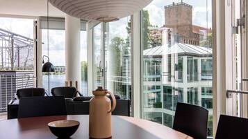 Apartament, 2 dormitoris, vistes parcials al llac (4 Beds) | 2 dormitoris, roba de llit hipoal·lergògena i caixa forta a l'habitació