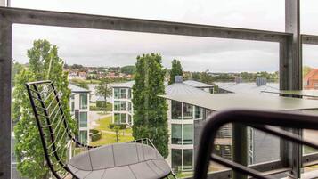 Penthouselejlighed - 3 soveværelser - balkon - delvis søudsigt | Udsigt fra balkon