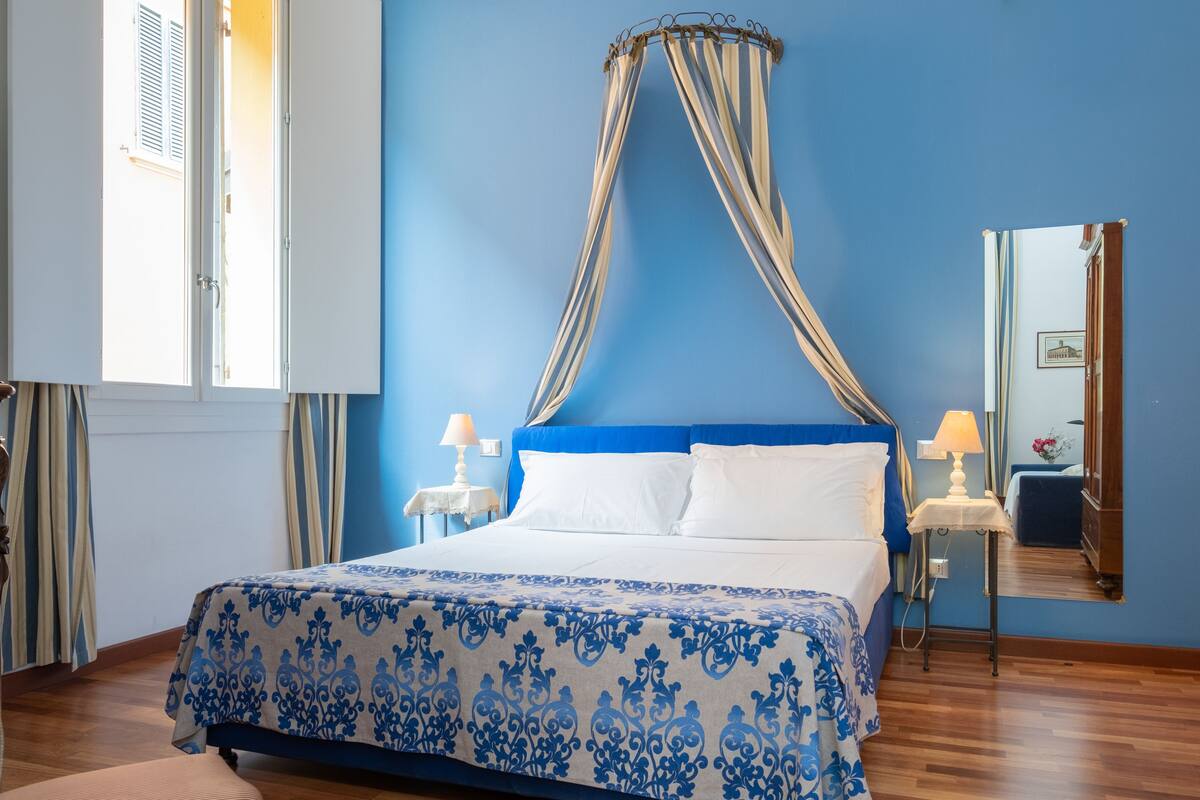 Triple Room | Down duvets, pillow-top beds, desk, iron/ironing board