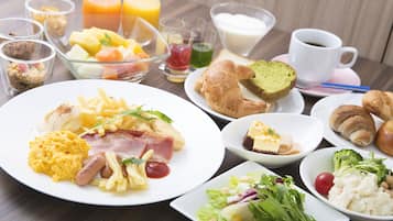 Tägliches Frühstücksbuffet (2500 JPY pro Person)