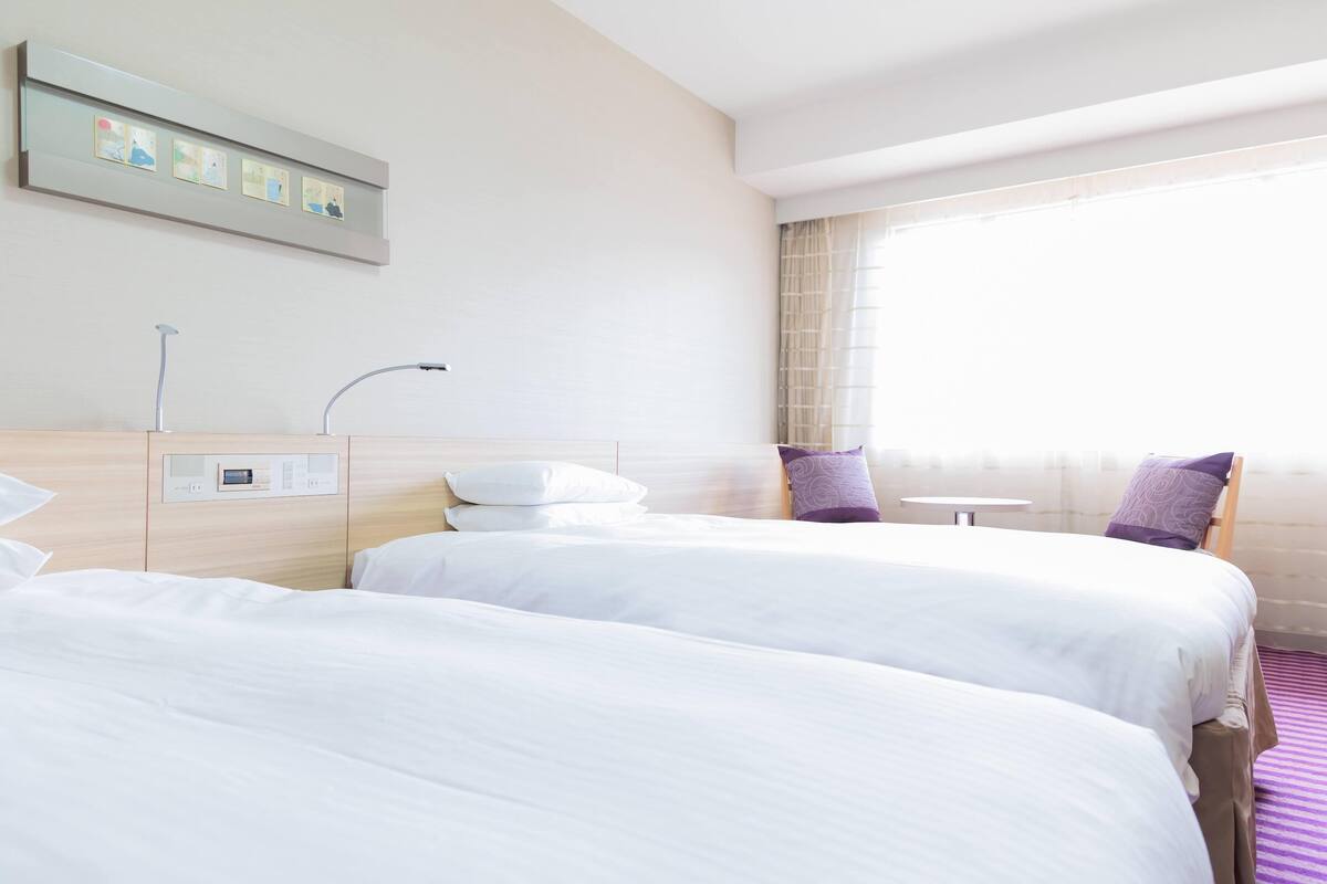 Premium bedding, down duvets, in-room safe, blackout curtains