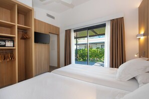 1 bedroom, premium bedding, desk, blackout drapes