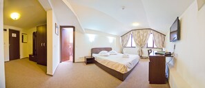 Economy-Doppelzimmer | 1 Schlafzimmer, Minibar, Zimmersafe, Schreibtisch