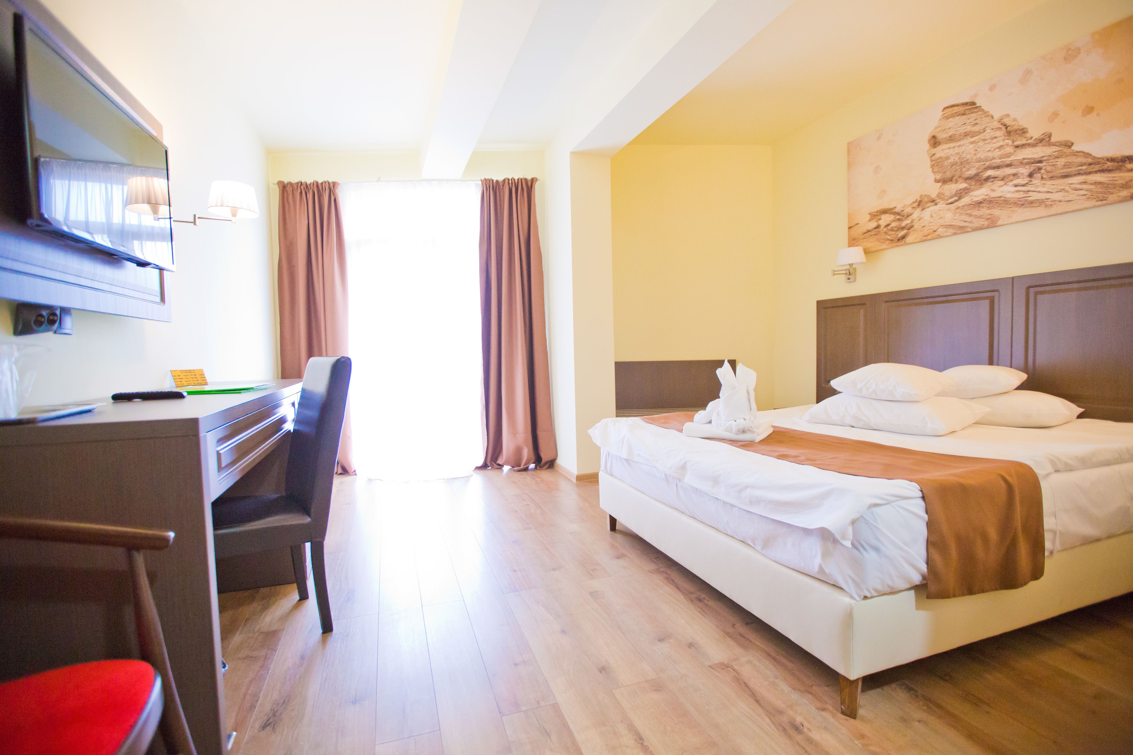 Minibar, Zimmersafe, Schreibtisch, schallisolierte Zimmer