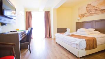 Minibar, Zimmersafe, Schreibtisch, schallisolierte Zimmer