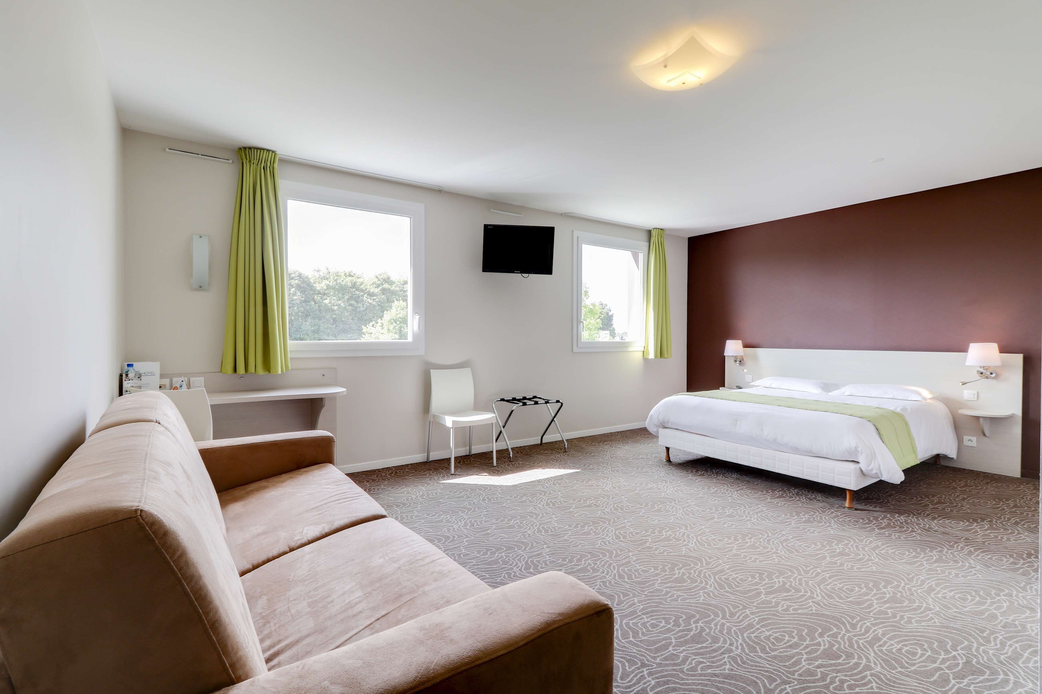 1 bedroom, premium bedding, individually furnished, desk