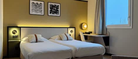 Roupas de cama premium, individualmente mobiliados, escrivaninha