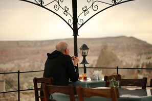 Petit déjeuner buffet compris tous les jours
