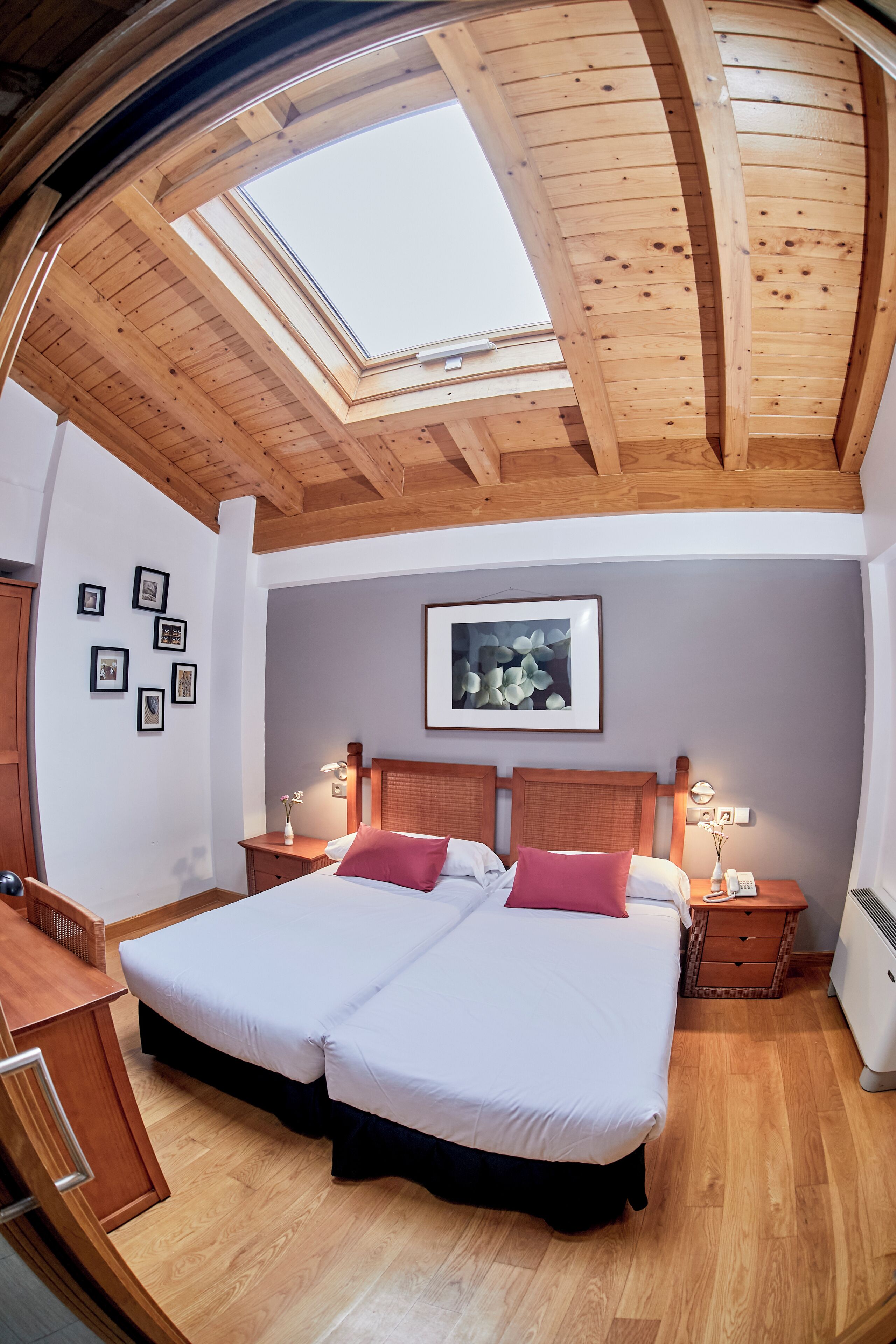 individually decorated, individually furnished, desk, soundproofing