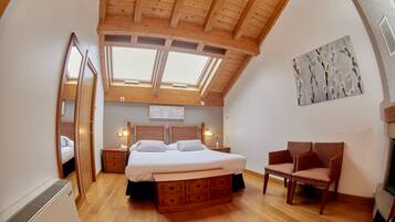 Individually decorated, individually furnished, desk, soundproofing