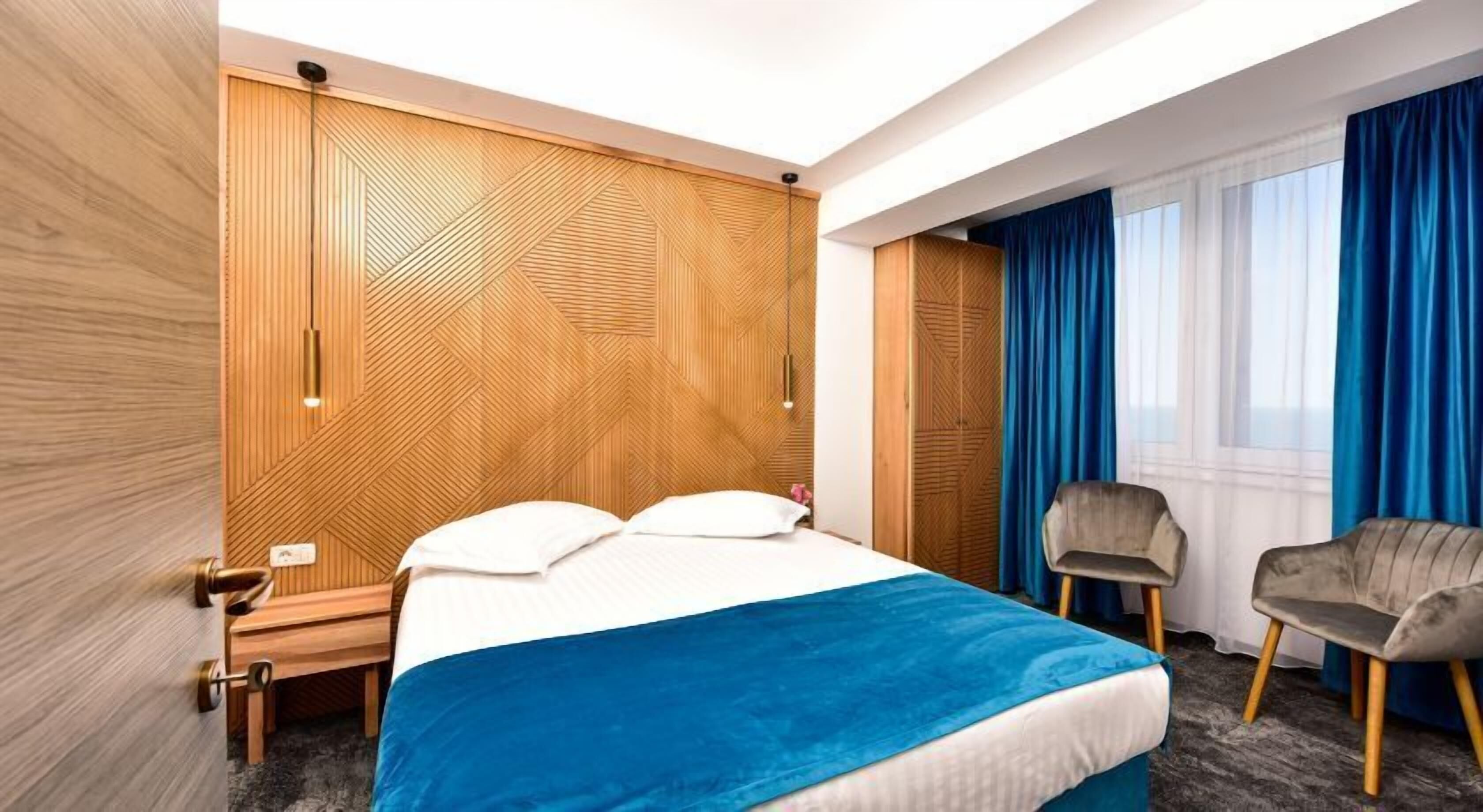 Minibar, caja de seguridad en la habitación y sistema de insonorización 