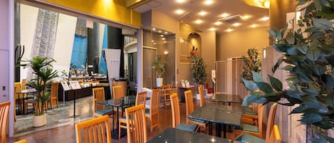 Breakfast, lunch, dinner served; Japanese cuisine