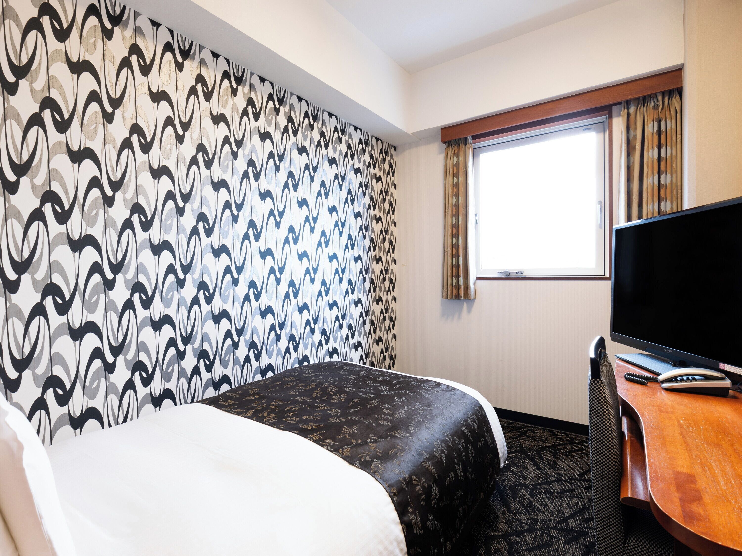 In-room safe, desk, blackout drapes, free WiFi