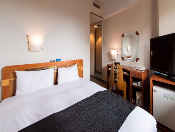 Double Room, Smoking | In-room safe, desk, blackout drapes, free WiFi - APA Hotel Kanazawa Nomachi (Kanazawa)