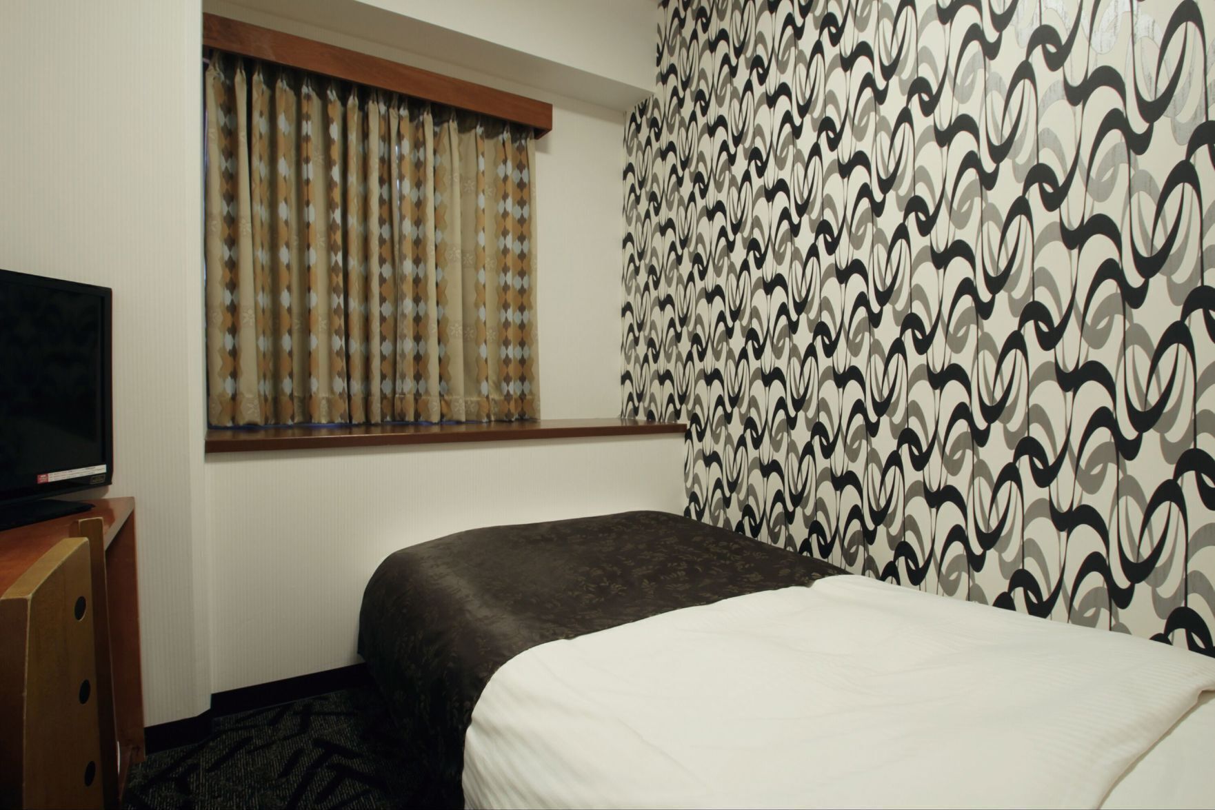 In-room safe, desk, blackout drapes, free WiFi