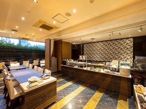 供应早餐，无国界融合菜