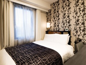 Double Room, Non Smoking | Desk, blackout curtains, free WiFi, bed sheets - APA Hotel Kanazawa Katamachi (Kanazawa)