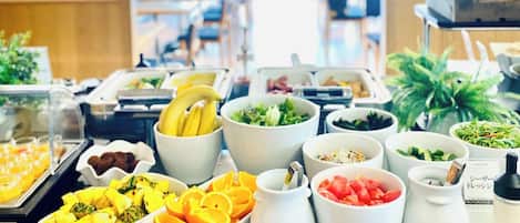 Daily buffet breakfast for a fee