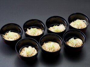 Petit déjeuner buffet servi tous les jours en supplément