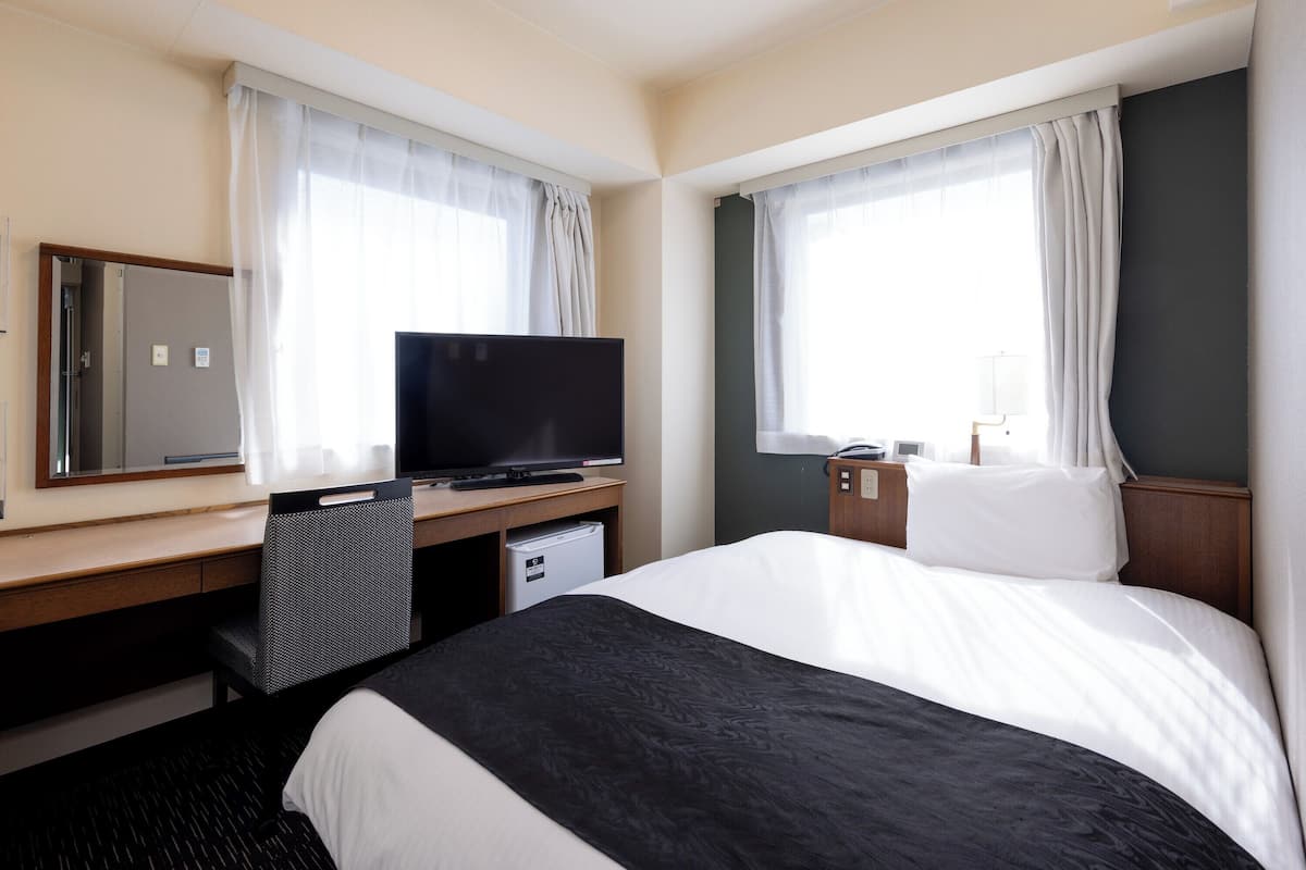 In-room safe, desk, blackout drapes, free WiFi