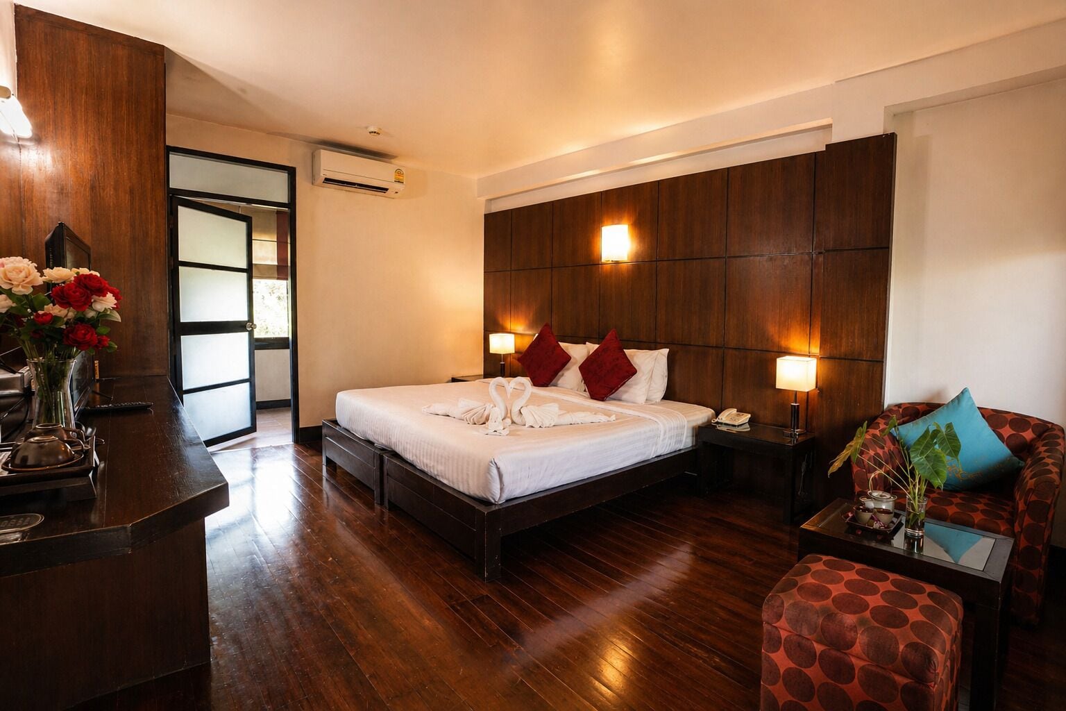 Chambre Deluxe | Coffres-forts dans les chambres, rideaux occultants, Wi-Fi gratuit